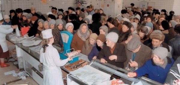 Pic 8. gorbachev-ocheredi2-e1447404288239